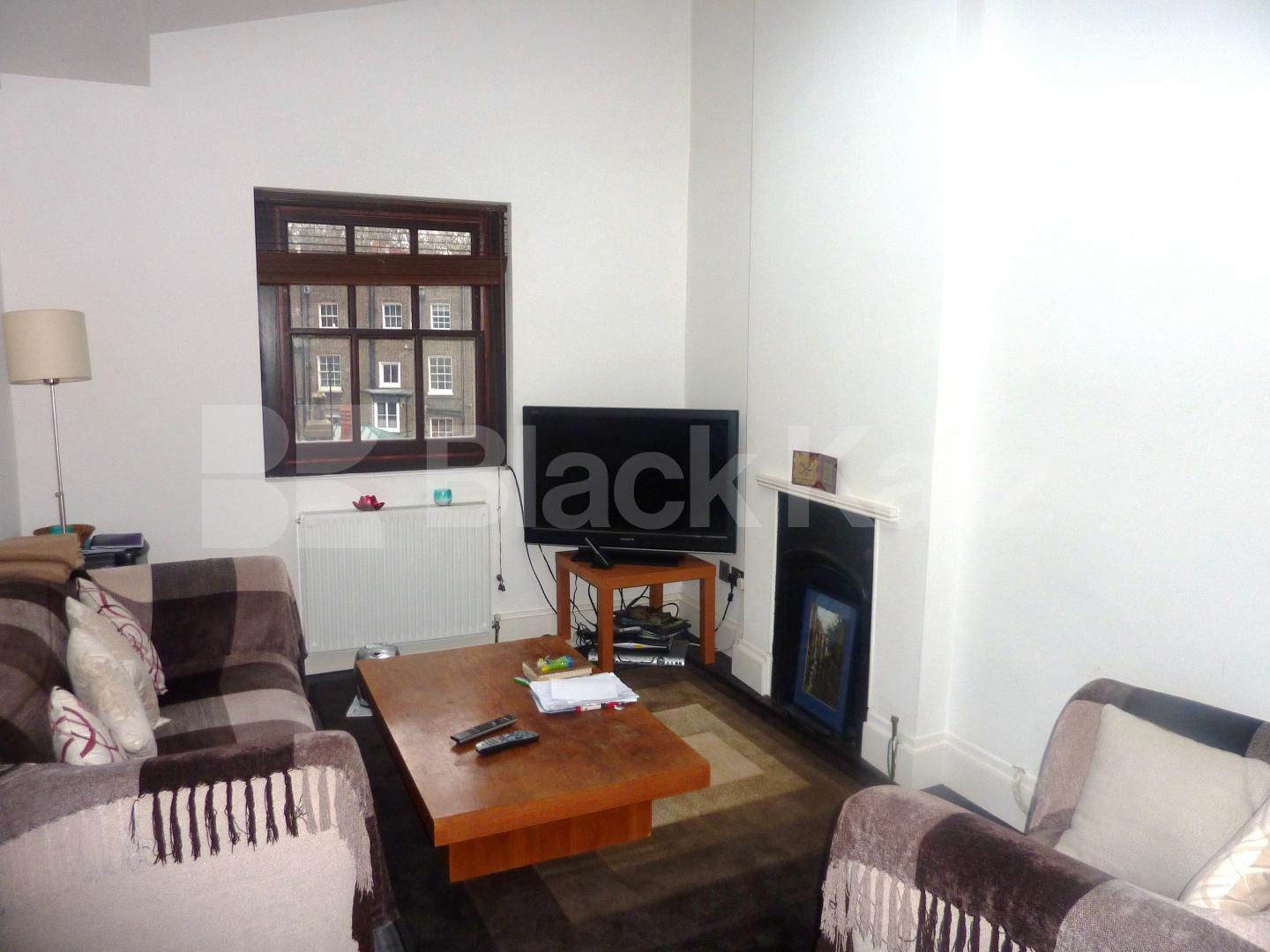 			MINUTES TO HYDE PARK & OXFORD STREET!, 2 Bedroom, 1 bath, 1 reception Flat			 Kendal Street, HYDE PARK